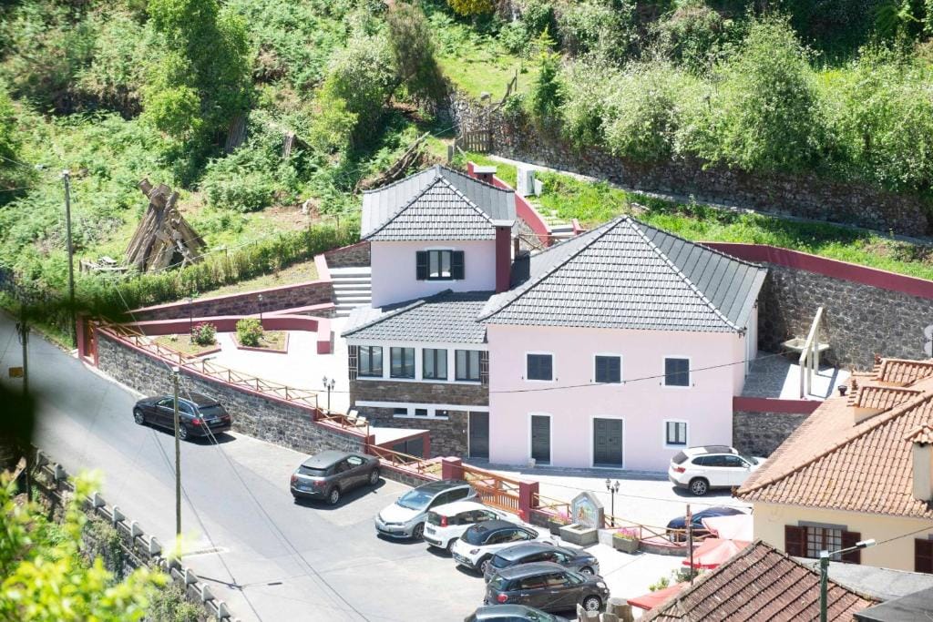 Kleinschalig hotel pico do arieiro Kleinschalig hotel pico do arieiro