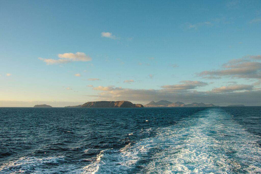 Hoe kom je op Porto Santo vervoer boot vliegtuig