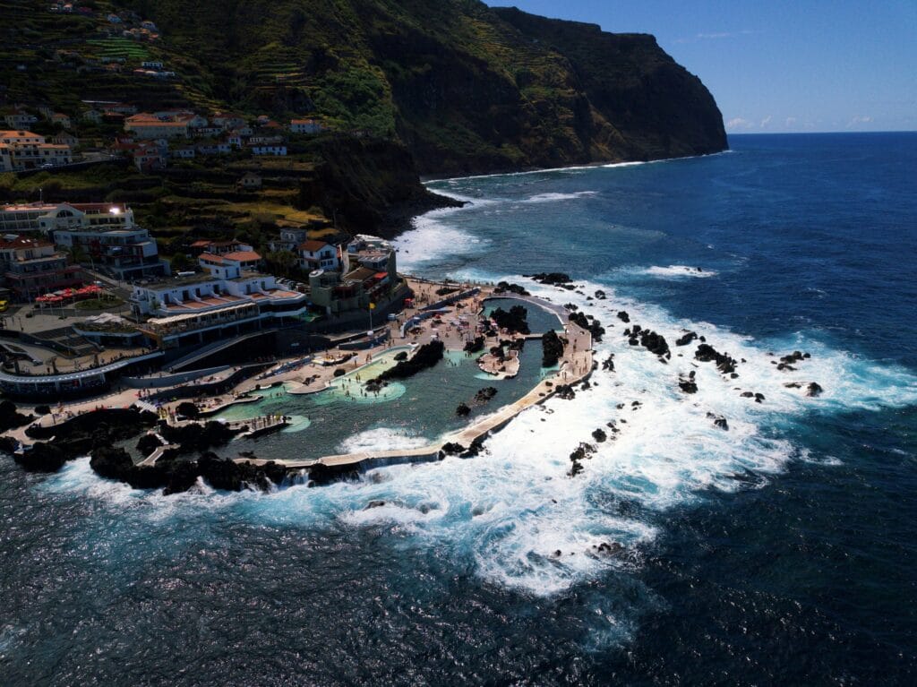 Porto Moniz Madeira bezienswaardigheden natuurlijke zwembaden